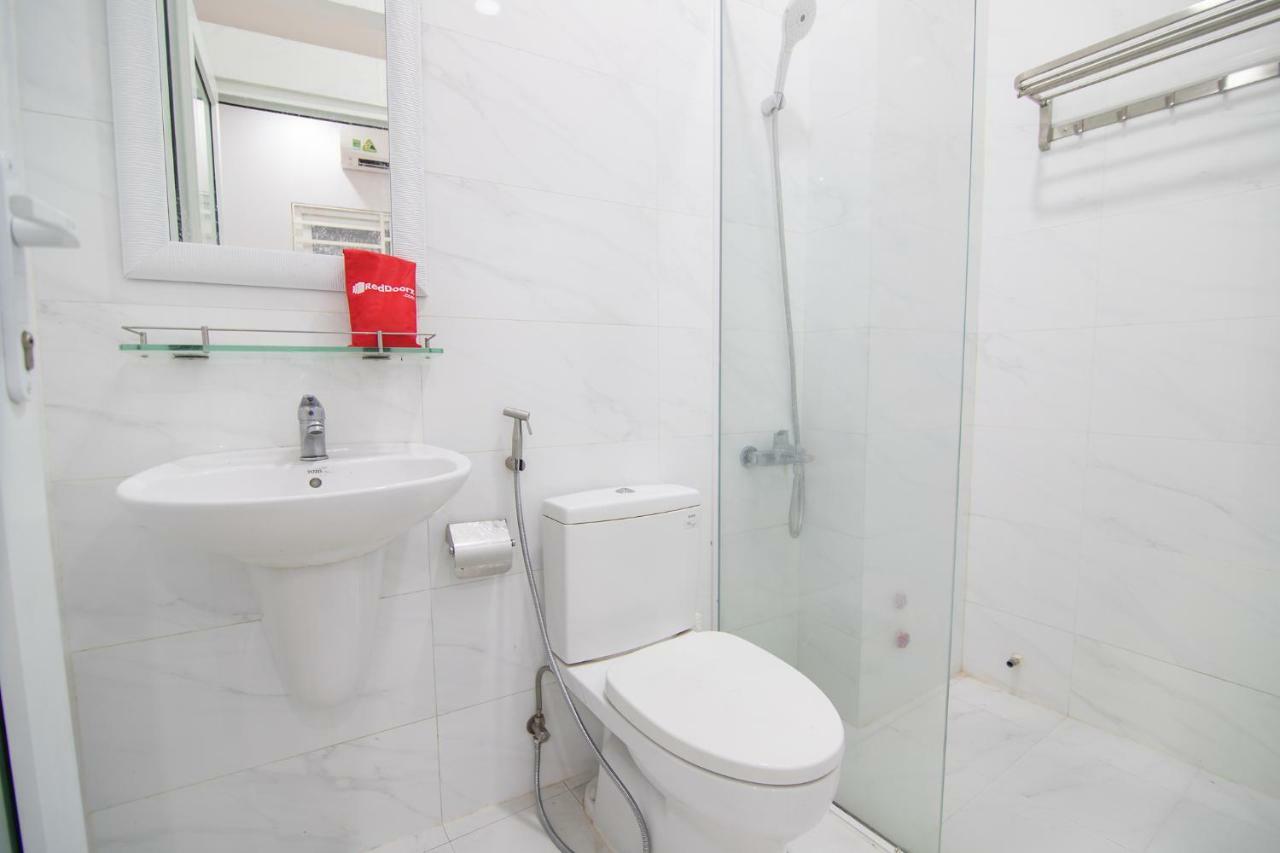 Reddoorz Plus @ Huynh Tan Phat Ho Chi Minh City Bagian luar foto